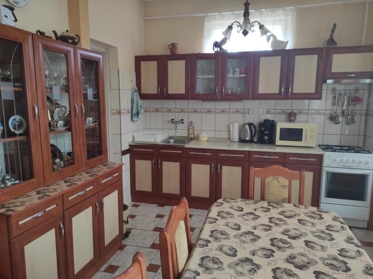 Апартаменты Kovacs Vendeghaz Хайдусобосло Экстерьер фото